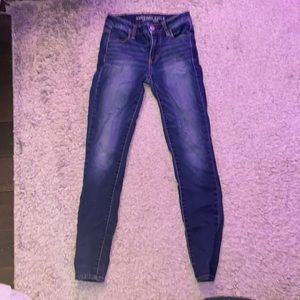 AMERICAN EAGLE dark wash skinny jeans